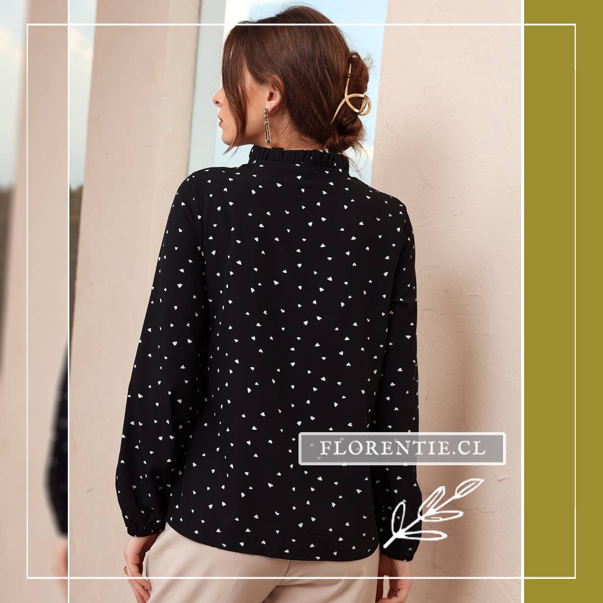 Espalda blusa negra corazones blancos mujer