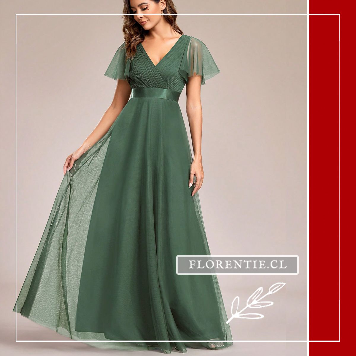 Modelo caminando con el vestido verde sage, mostrando el movimiento fluido de la tela para eventos al aire libre.