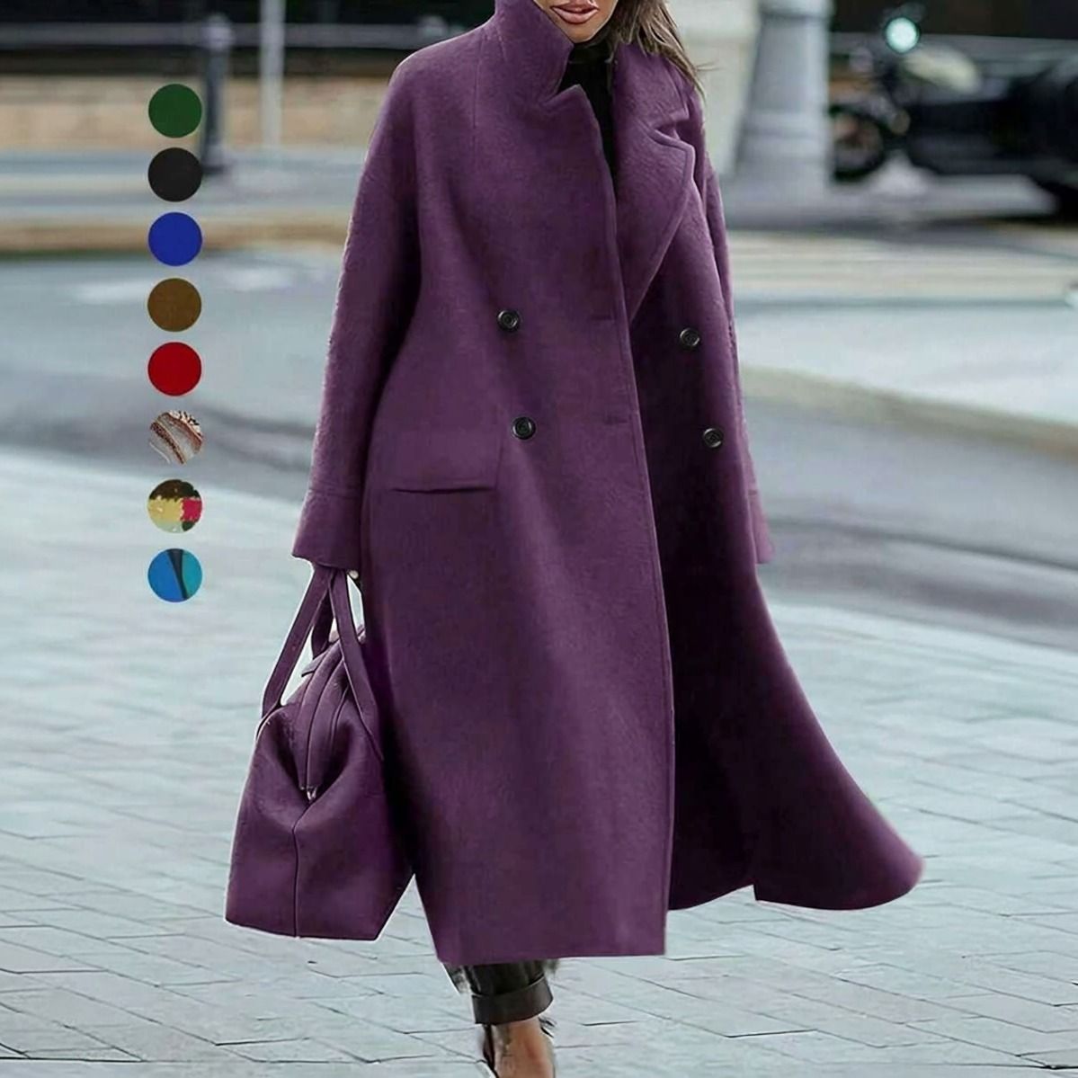 Abrigo morado largo oversize en movimiento con paleta de colores disponibles: verde, negro, azul, marrón, rojo y estampados