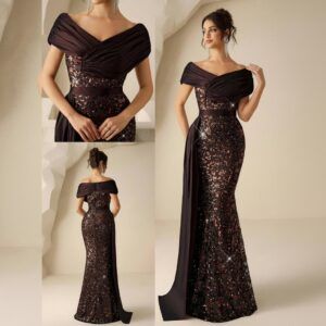 Vestido largo sirena de lentejuelas chocolate con cuerpo drapeado off-shoulder en tul, vista frontal y de detalle